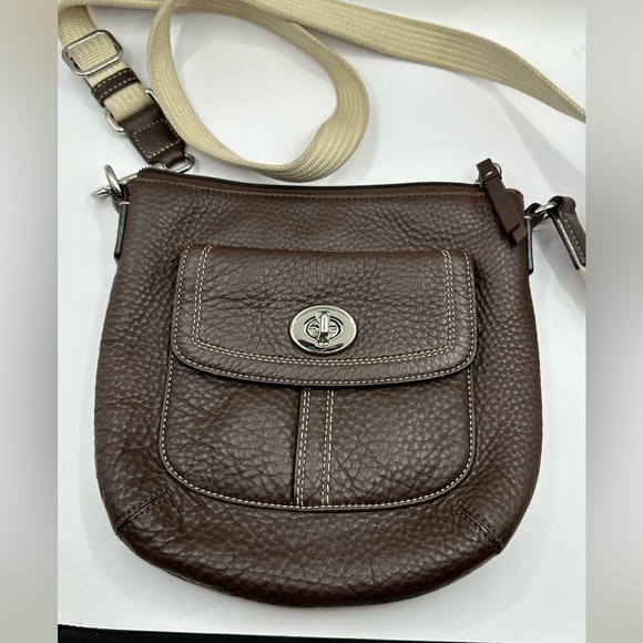 SOLD Coach Purse Brown Pebbled Leather Small Crossbody Swing Pack Bag Purse - Picture 1 of 9
